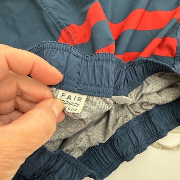 Men's Fair Harbor The Anchor Red Stripe Anchor 8" Shorts Size Medium Blue Red - Picture 10 of 12